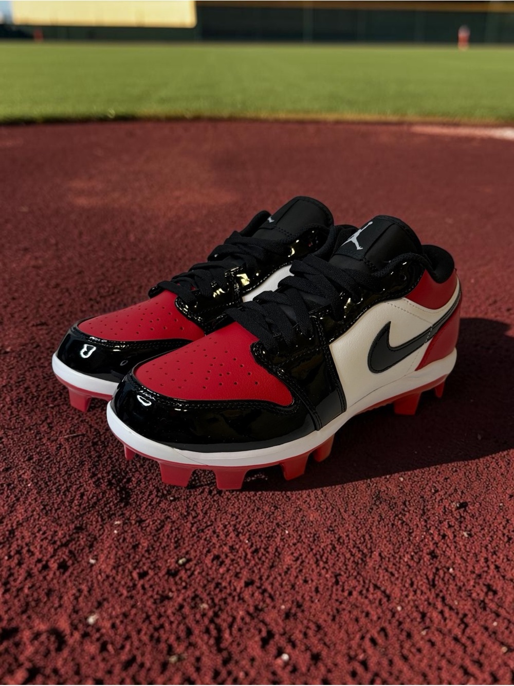 Jordan 1 Retro MCS low Patent Bred toe size 8 men’s